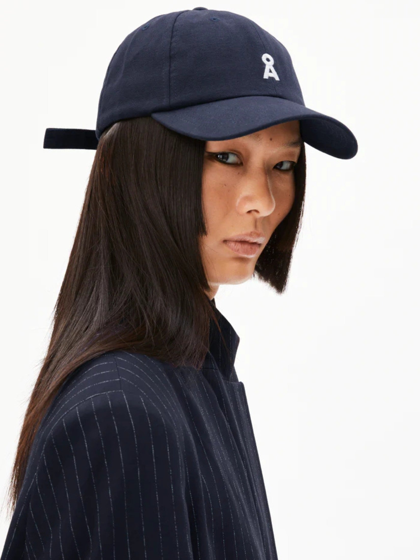 Yenaas Bold Cap