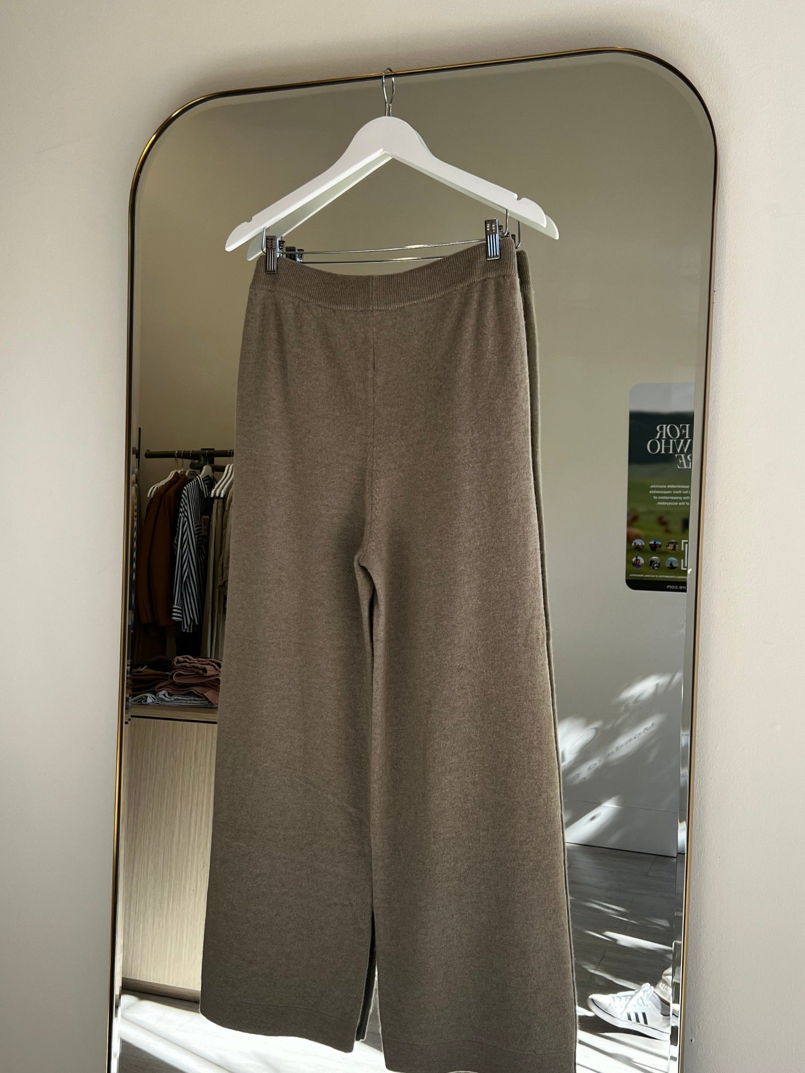 Wide-Leg Cashmere Jogger Pants