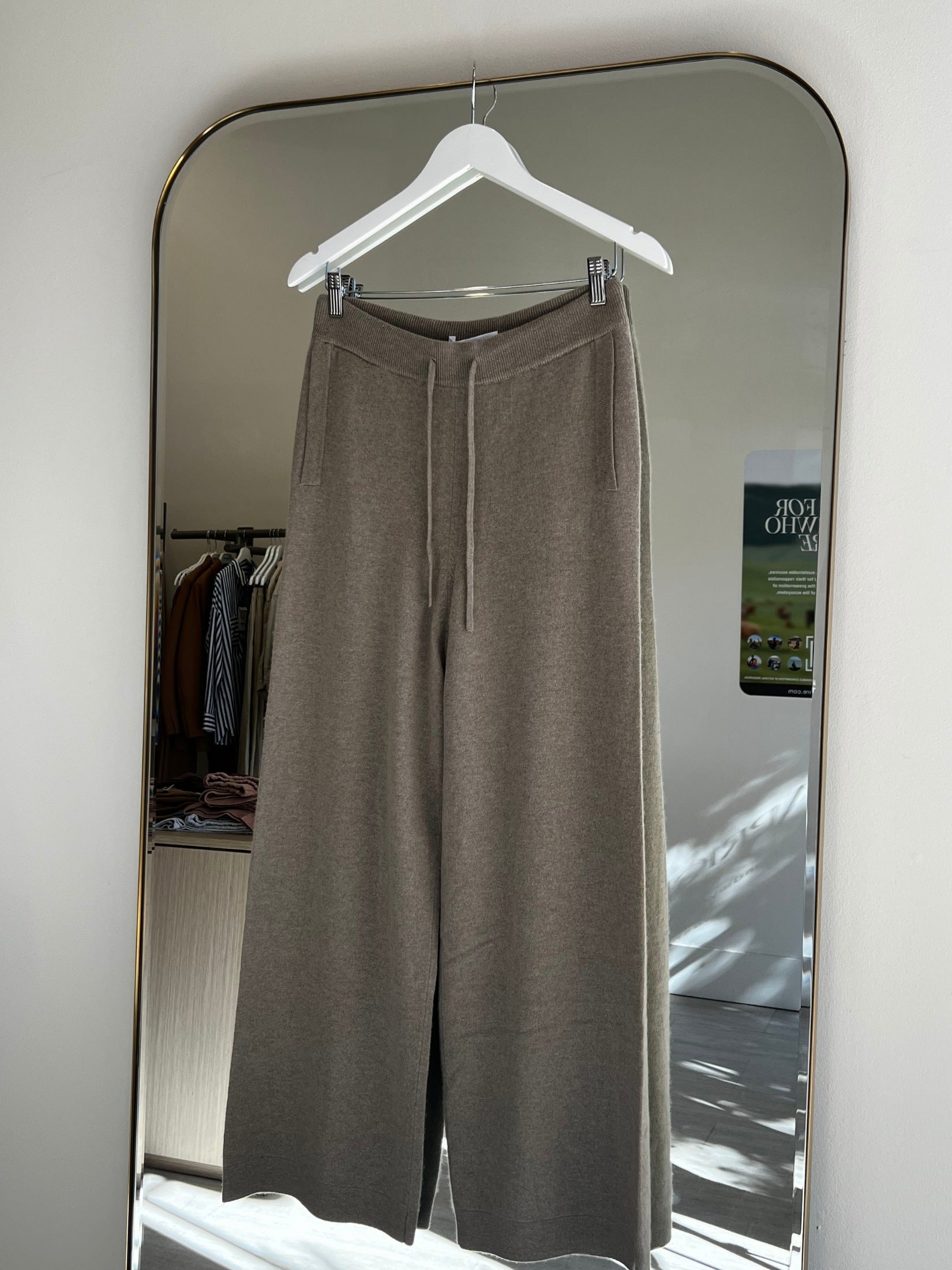 Wide-Leg Cashmere Jogger Pants