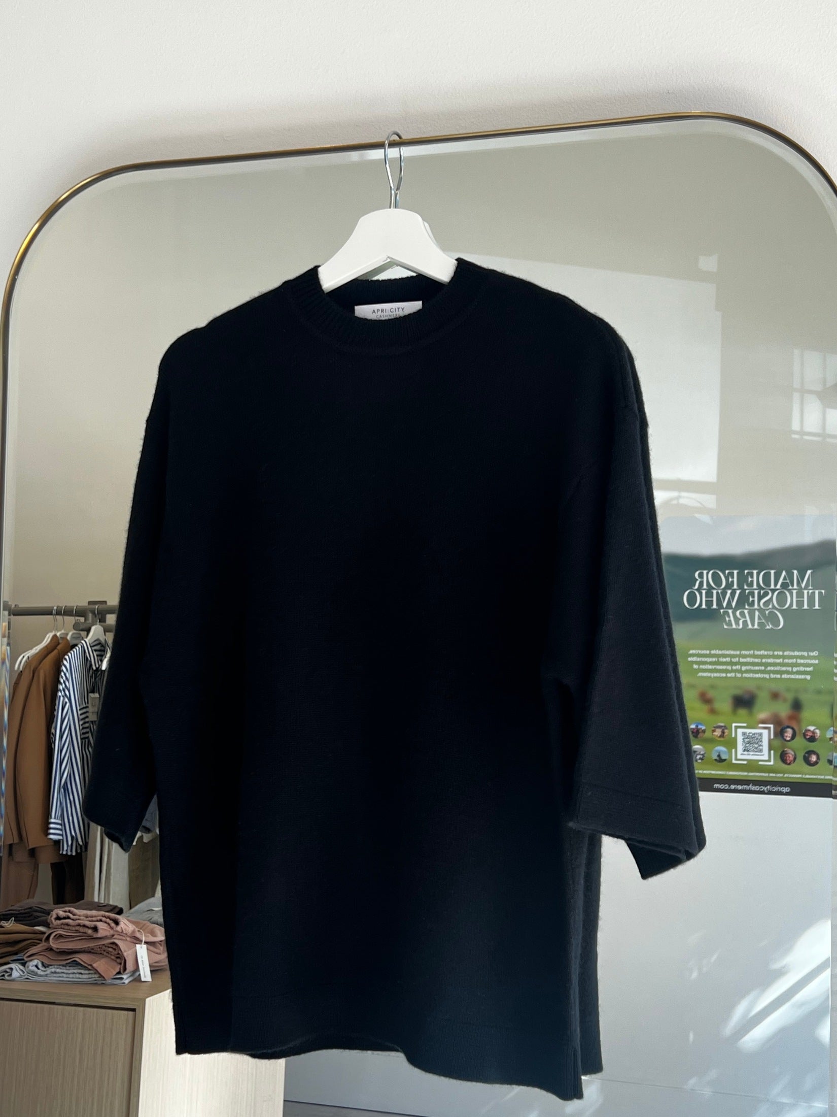 Quarter Sleeve Loose Cashmere Sweater