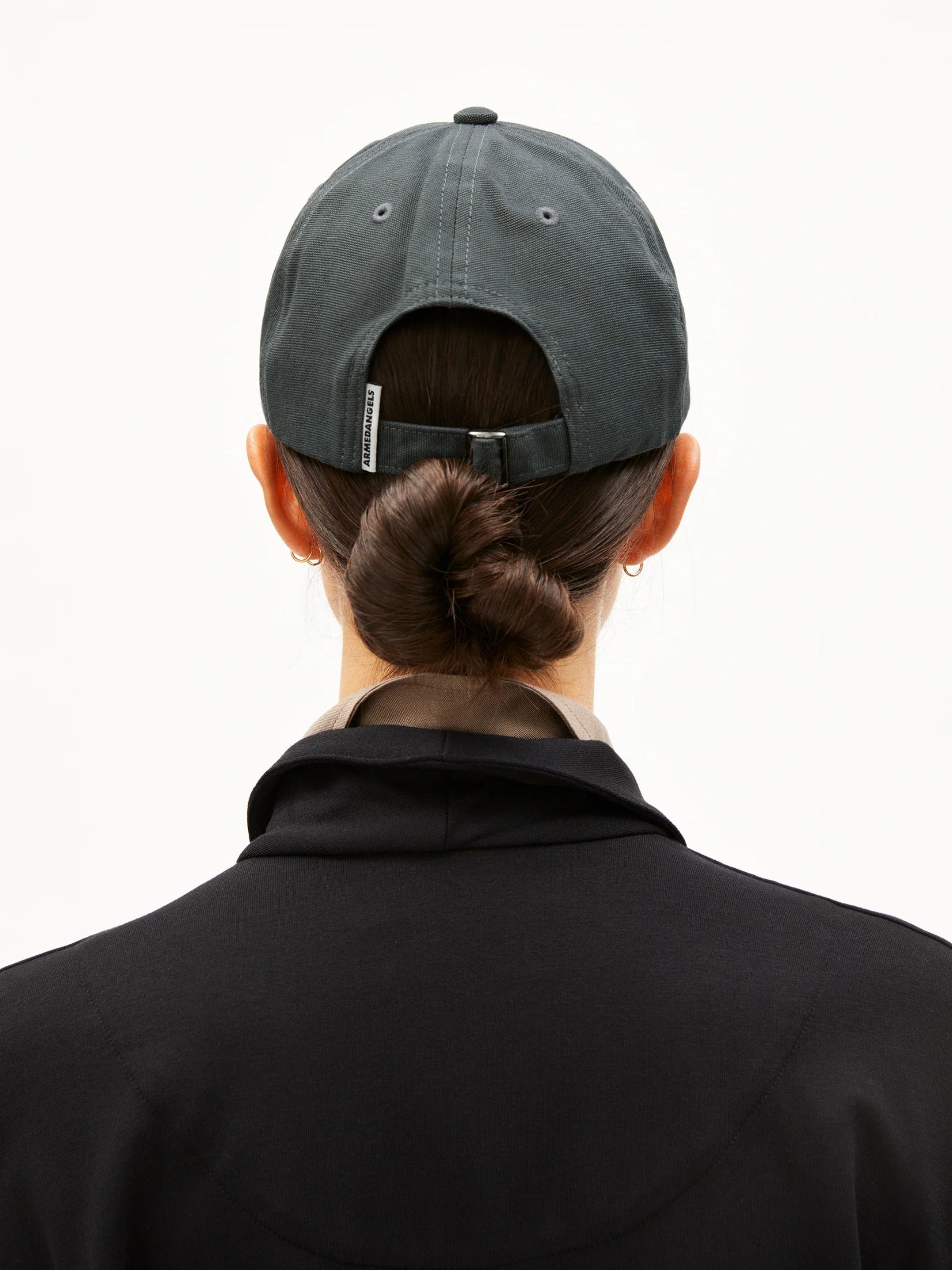 Yenaas Bold Cap