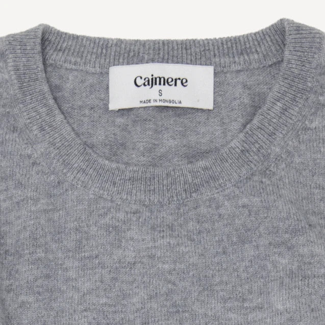 Grey crew neck cashmere sweater.