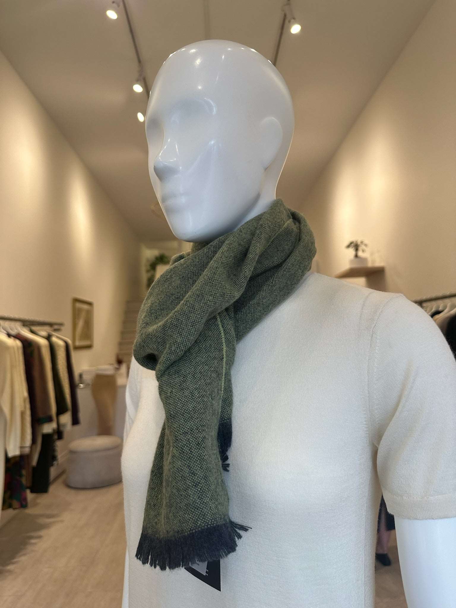 Jacquard cashmere scarf