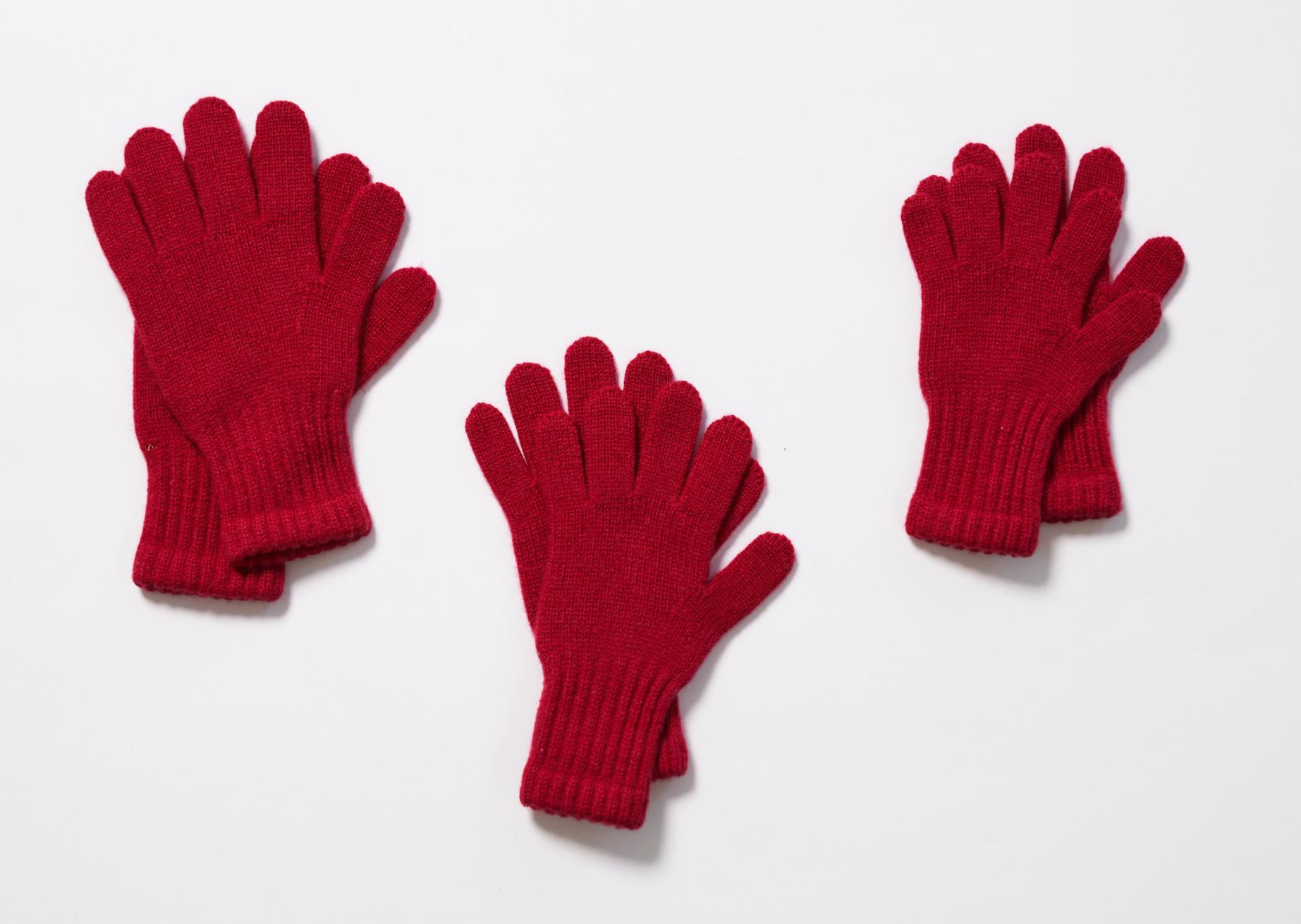 Red cashmere gloves.