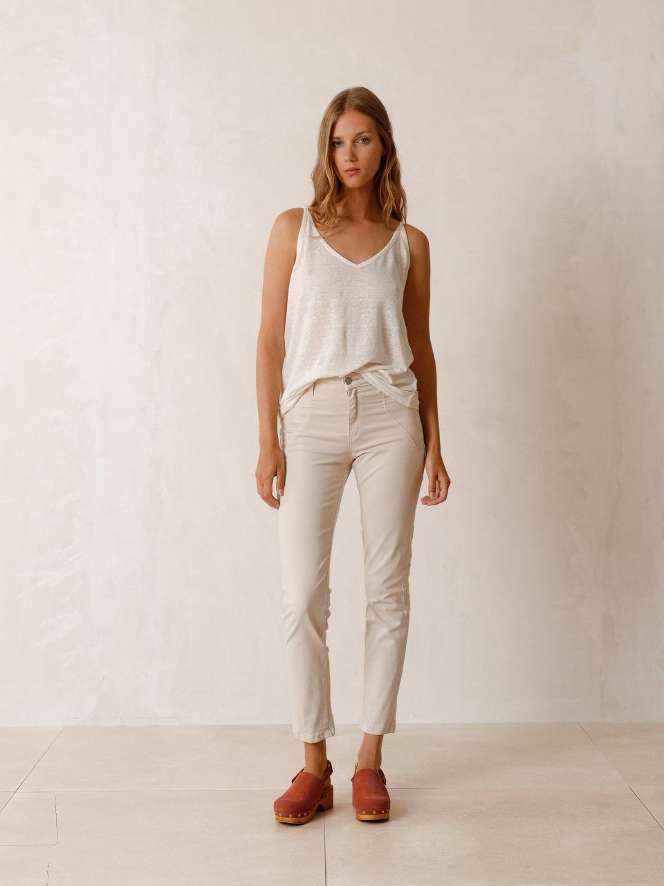 BASIC LINEN STRAPPY TANK